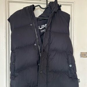 Aritzia Black Super Puffer Vest